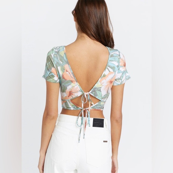 NWT - Volcom Had Me At Aloha Top (Reversible) - Size S - Picture 4 of 4